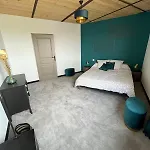 Magnifique Loft Urbain Centre,gare,parking Prive Apartman *